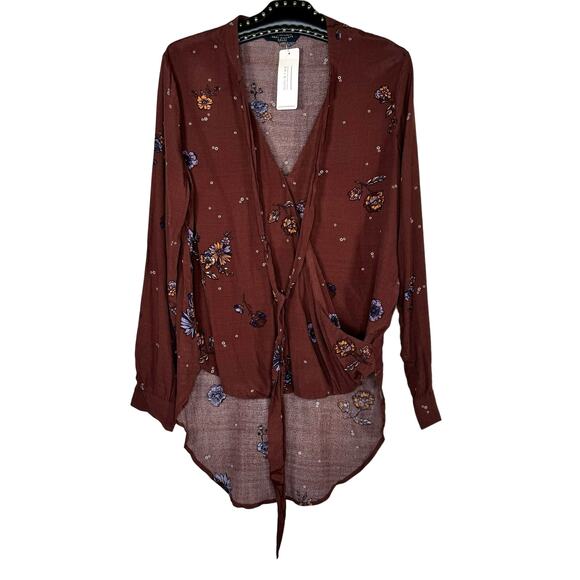 Knot Sisters Mimi & Red Floral Jimmy Blouse Small NWT - Picture 2 of 14